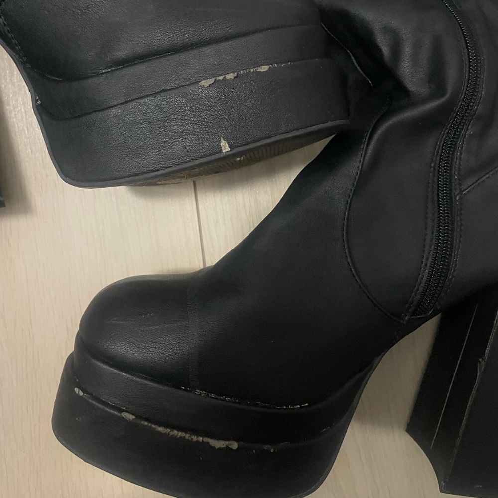 Black Knee-High Chunky Platform Boots - US 10 - Picture 8 of 10